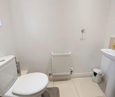 2 bedroom end of terrace house to rent - Photo 1