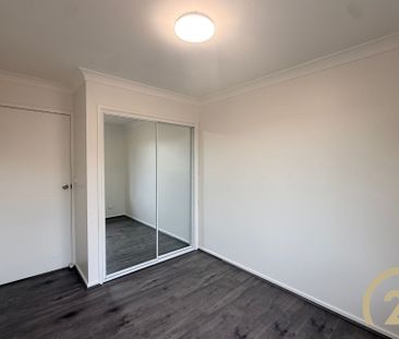 Renovated 3 Bedroom Townhouse&excl; - Photo 1