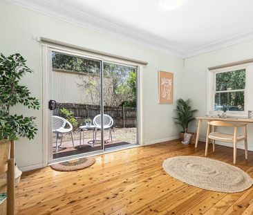 Charming cottage in a convenient location - Photo 2