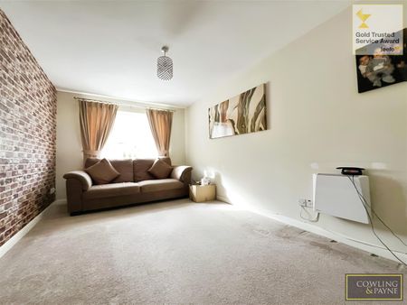 Radwinter Avenue, Wickford - Photo 2