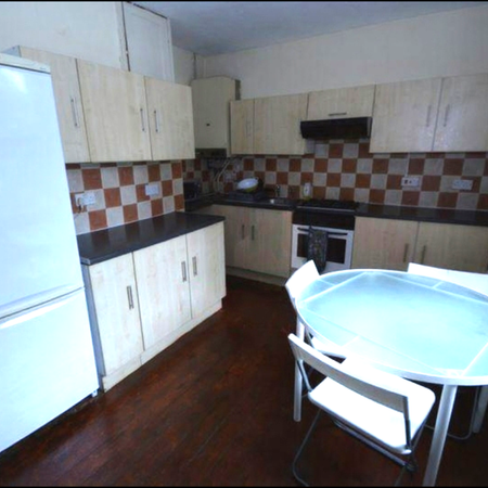 6 Bedroom Student Properties - Photo 4