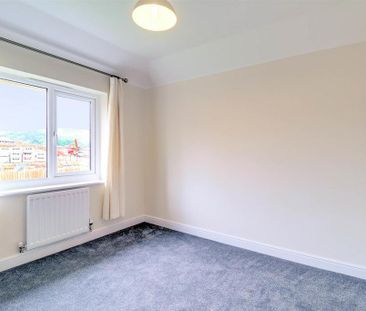 4 bedroom detached house to rent - Photo 5