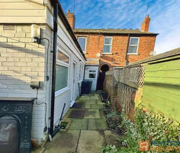 3 bedroom terraced house to rent - Photo 4