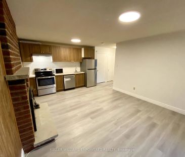 Detached Home For Lease | N9039372 - Photo 2