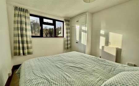 4 bedroom bungalow to rent - Photo 3