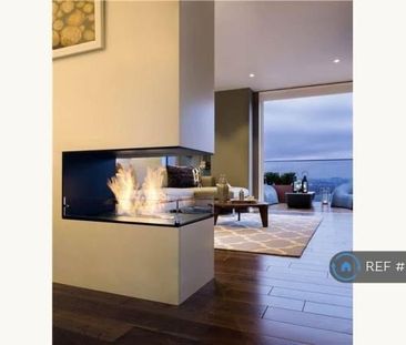 1 bedroom in a flat share to rent - Photo 2