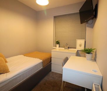 1 bedroom in a flat share to rent - Photo 5