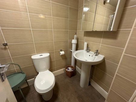 1 Bed Flat, Cheltenham Road, BS6 - Photo 4