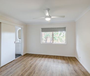 Beautifully Maintained Home With Modern Features - Photo 3