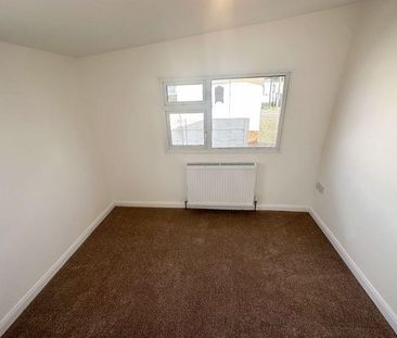 2 bedroom detached bungalow to rent - Photo 2