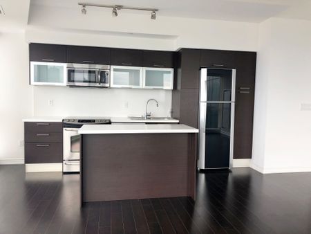 For Lease - 386 Yonge Street Unit# 5210, Toronto, Ontario - Photo 4