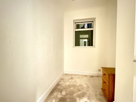 3 Bedroom - Photo 4