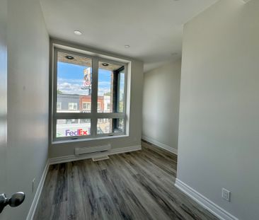 For Lease - 2007 Danforth Avenue, Toronto, Ontario - Photo 5