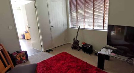 Walking distance to school - Photo 5