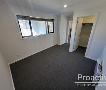 Contemporary Living with Style, Space & Natural Light - Photo 2