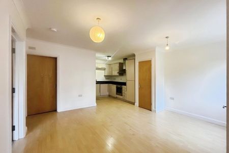 Station Approach - Photo 2