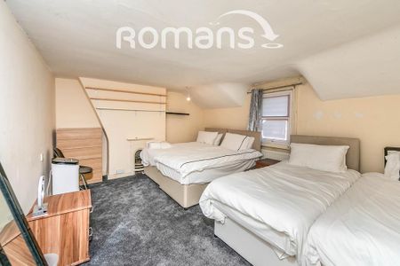 3 bedroom flat to rent - Photo 3