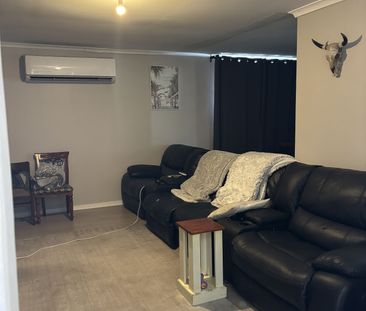 3 BEDROOM FAMILY HOME - Photo 5