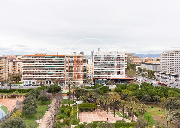 Penthouse for rent with Terrace in La Petxina (Valencia)