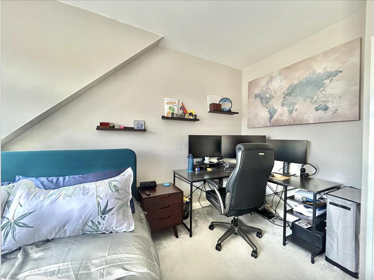 4 bedroom semi-detached house to rent - Photo 1