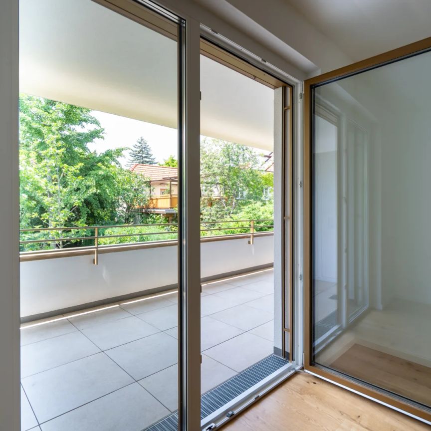 NEUBAUERSTBEZUG: MODERNE; RUHIGE 2 ZIMMERWOHNUNG MIT BEEINDRUCKENDEM BALKON + GARAGENPLATZ - Photo 1