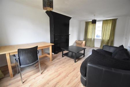 3 bedroom terraced house to rent - Photo 2