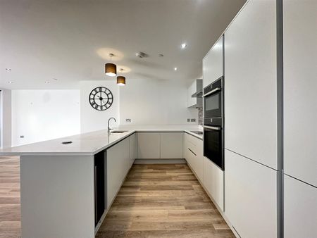 3 Bedroom Apartment - First Floor - Photo 5