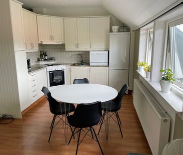 Centralt läge och inglasad balkong - Foto 4