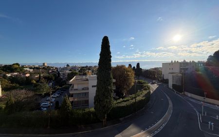 Appartement à louer 2 pièces • 72,12 m2 Antibes - Photo 2