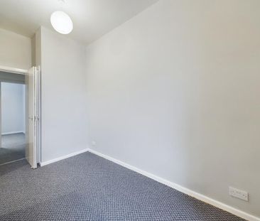 1 bedroom ground floor flat to rent - Photo 2