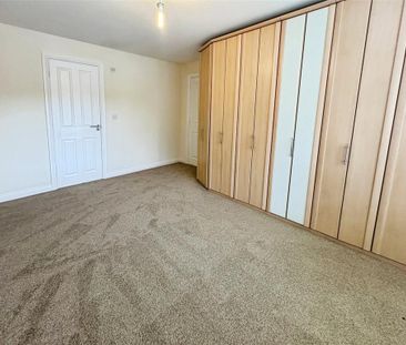 3 bedroom semi-detached house to rent - Photo 6