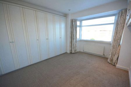 Banbury Road, Middleton, M24 - Photo 3