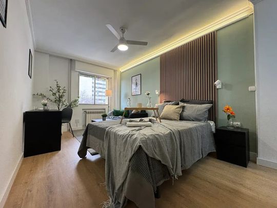 Plaza Villafranca de los Barros, Madrid, Community of Madrid 28034 - Photo 1