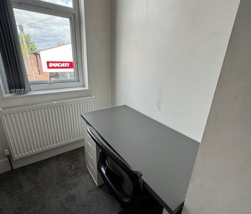 3 Bed Flat, Queens Road, NG9 - Photo 3