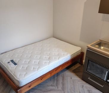 Studio Flat, Maygrove Road, NW6 - Photo 1