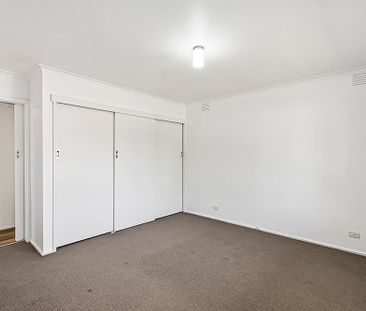 Unique One Bedroom Retreat - Photo 2