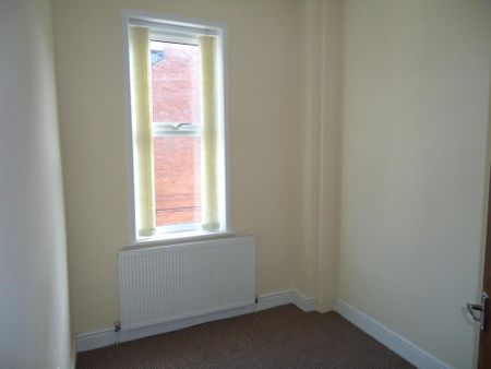 4 bedroom terraced house to rent - Photo 4