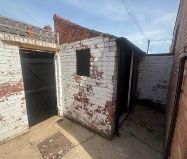2 bedroom terraced house to rent - Photo 3