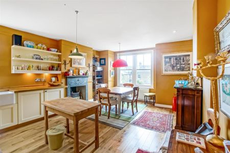 3 bedroom flat to rent - Photo 5