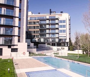 Piso de alquiler en Mirasierra - Photo 1