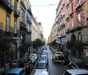 Appartamento in Affitto in Via Duomo a Napoli - Foto 2