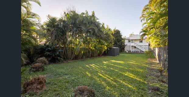 Charming 3 bedroom home with Spacious yard!!! - Photo 1