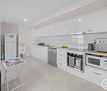 Modern 1 Bedroom Duplex - Photo 2