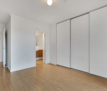 10 Orca Ct, Seaford Meadows SA 5169 - House For Rent | Domain - Photo 6