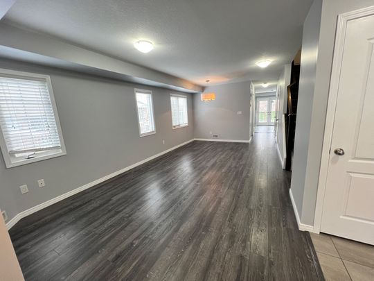 For Lease - 3200 Singleton Avenue Unit# 3, London South, Ontario - Photo 1