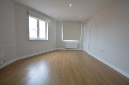 Chalvey Road East, Slough, Berkshire,SL1 - Photo 2