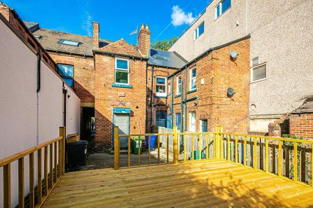 4 bedroom flat to rent - Photo 5