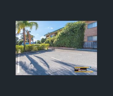 And don't forget the nearby cafe strip! - Photo 3