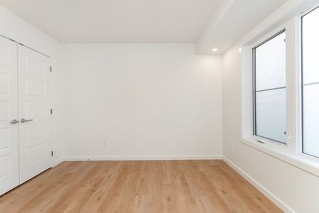 Edmonton Unfurnished townhouse Rental in Prince Charles - Contemporary and unique 2 bedroom Main Floor Suite - Photo 5