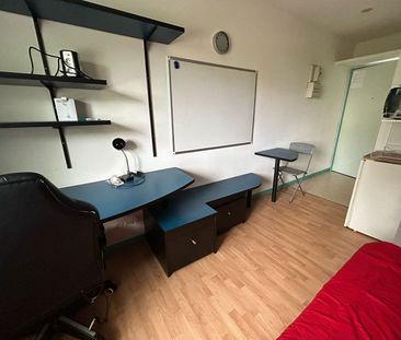 Studio meublé – proche Campus/CHU – 14.21 m² - Photo 4